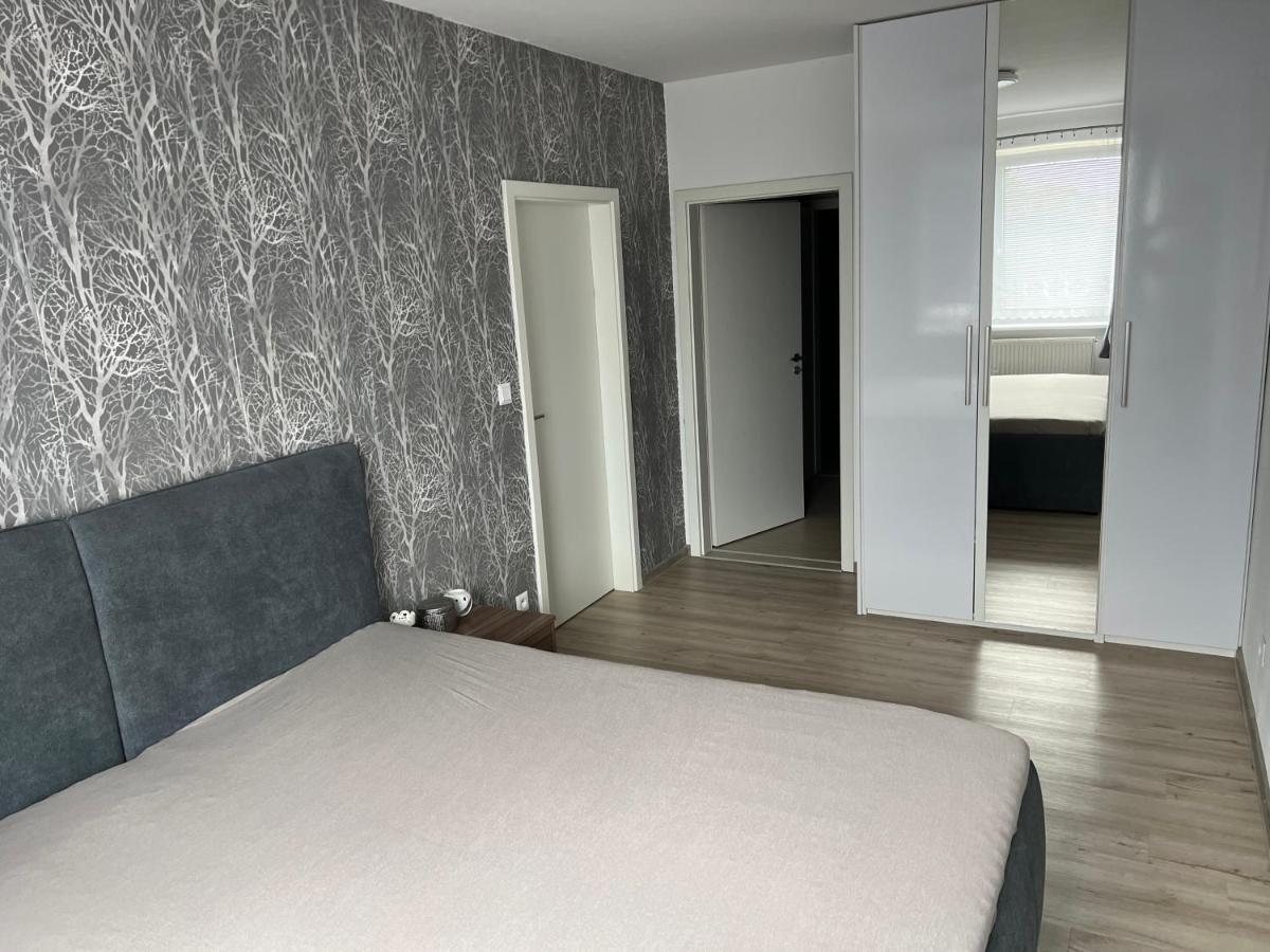 Beautiful 2 Bedroom Apartment Prostejov Luaran gambar