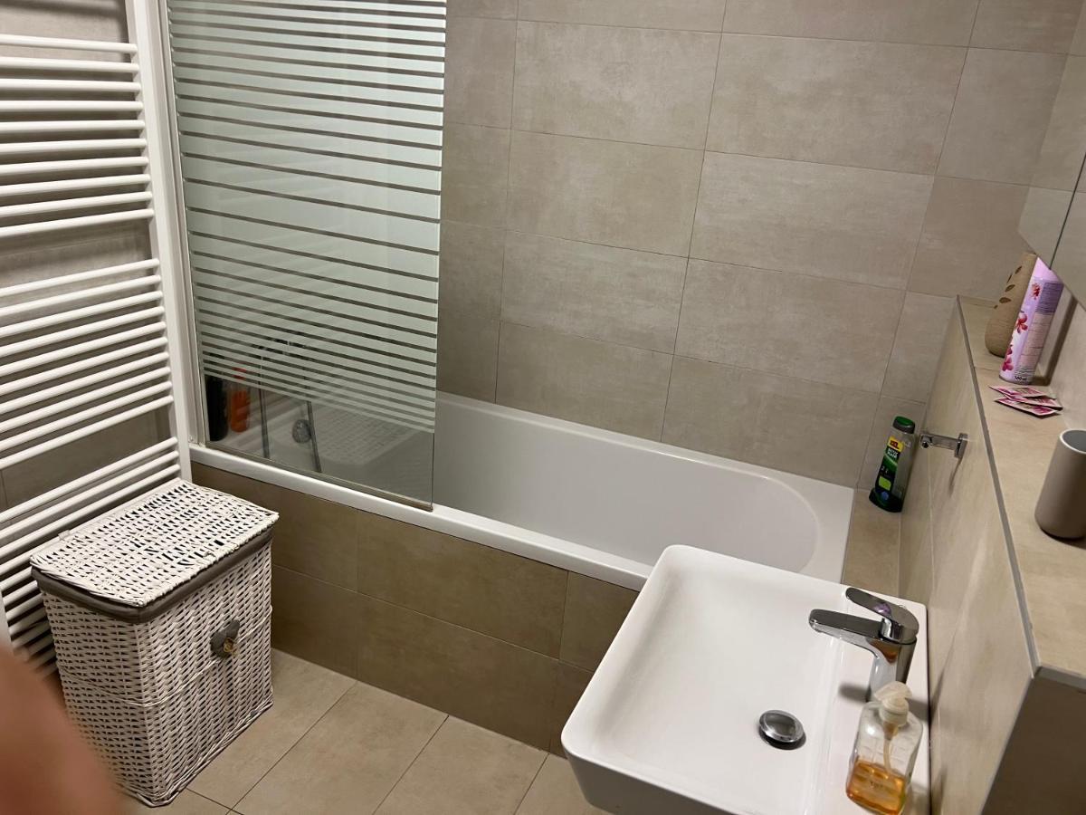 Beautiful 2 Bedroom Apartment Prostejov Luaran gambar
