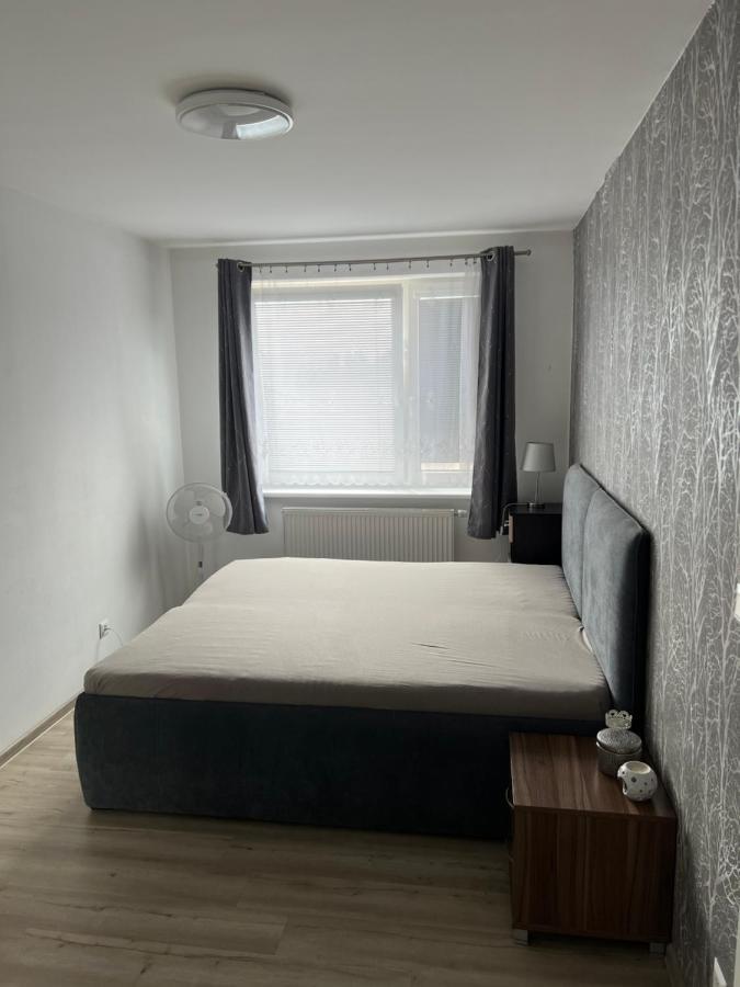 Beautiful 2 Bedroom Apartment Prostejov Luaran gambar