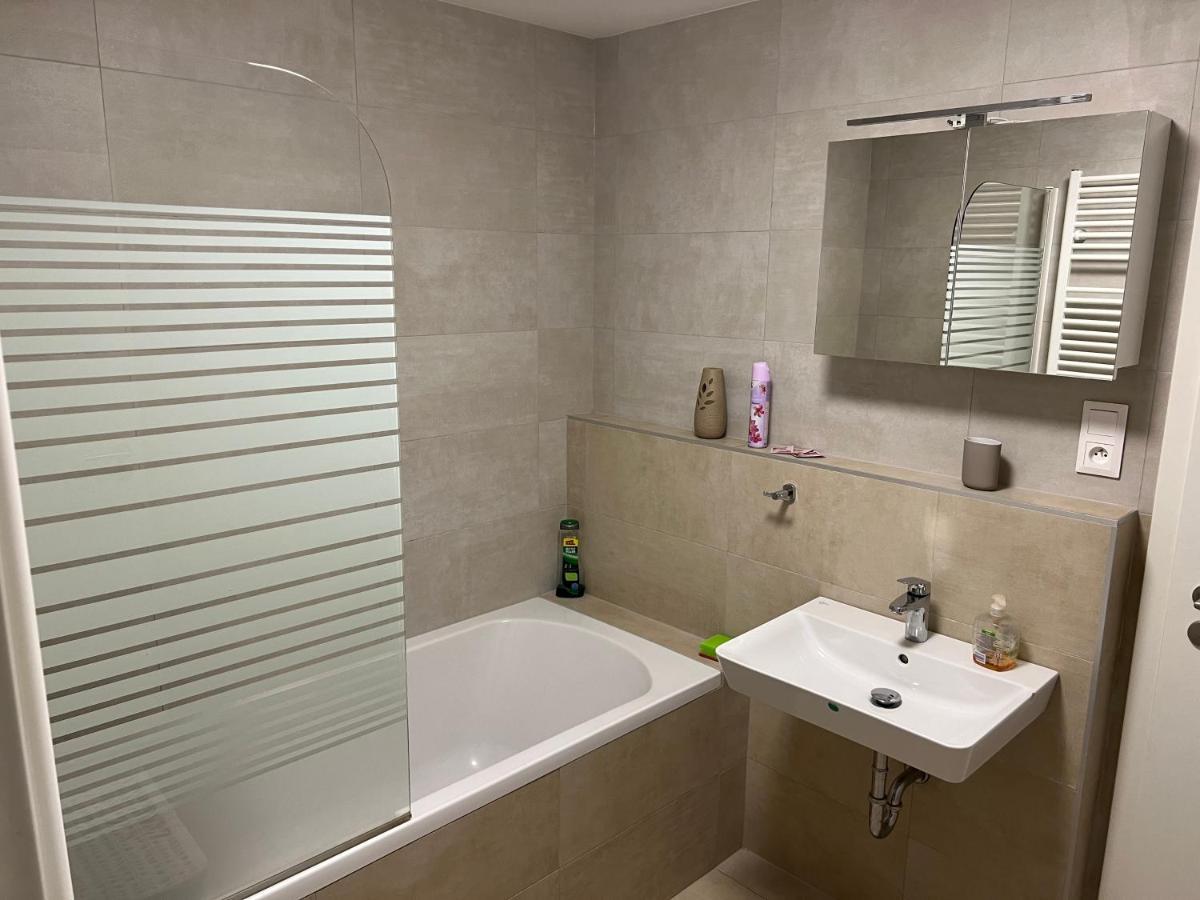Beautiful 2 Bedroom Apartment Prostejov Luaran gambar